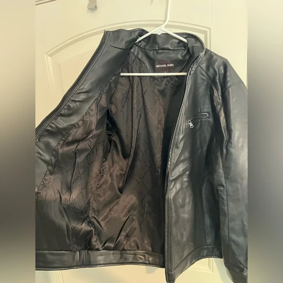 Michael Kors Leather Jacked - Picture 4 of 6